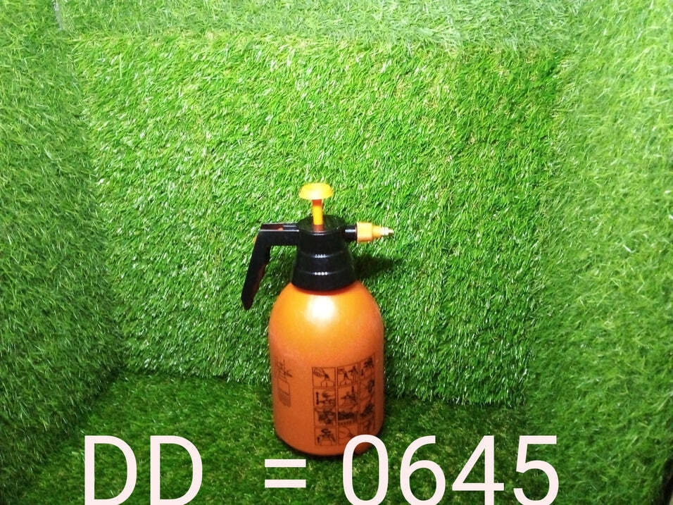 Water Sprayer - Chemical Resistant Pp Plastic, 2 Mm Thick, Ergonomic Design In Mixed Colors, Comfortable Back Support With Rubber Padding