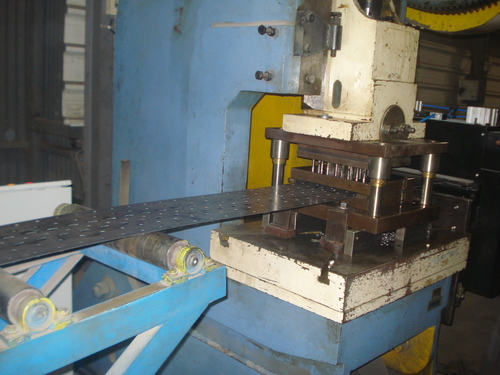 रैक निर्माण के लिए एनसी सर्वो फीडर