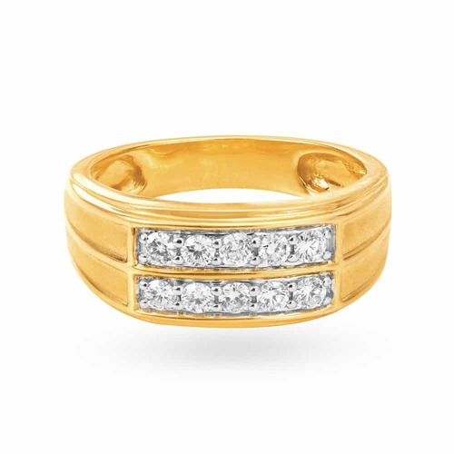 Diamond Ring - Diamond Carat Weight: 0.30 Carat