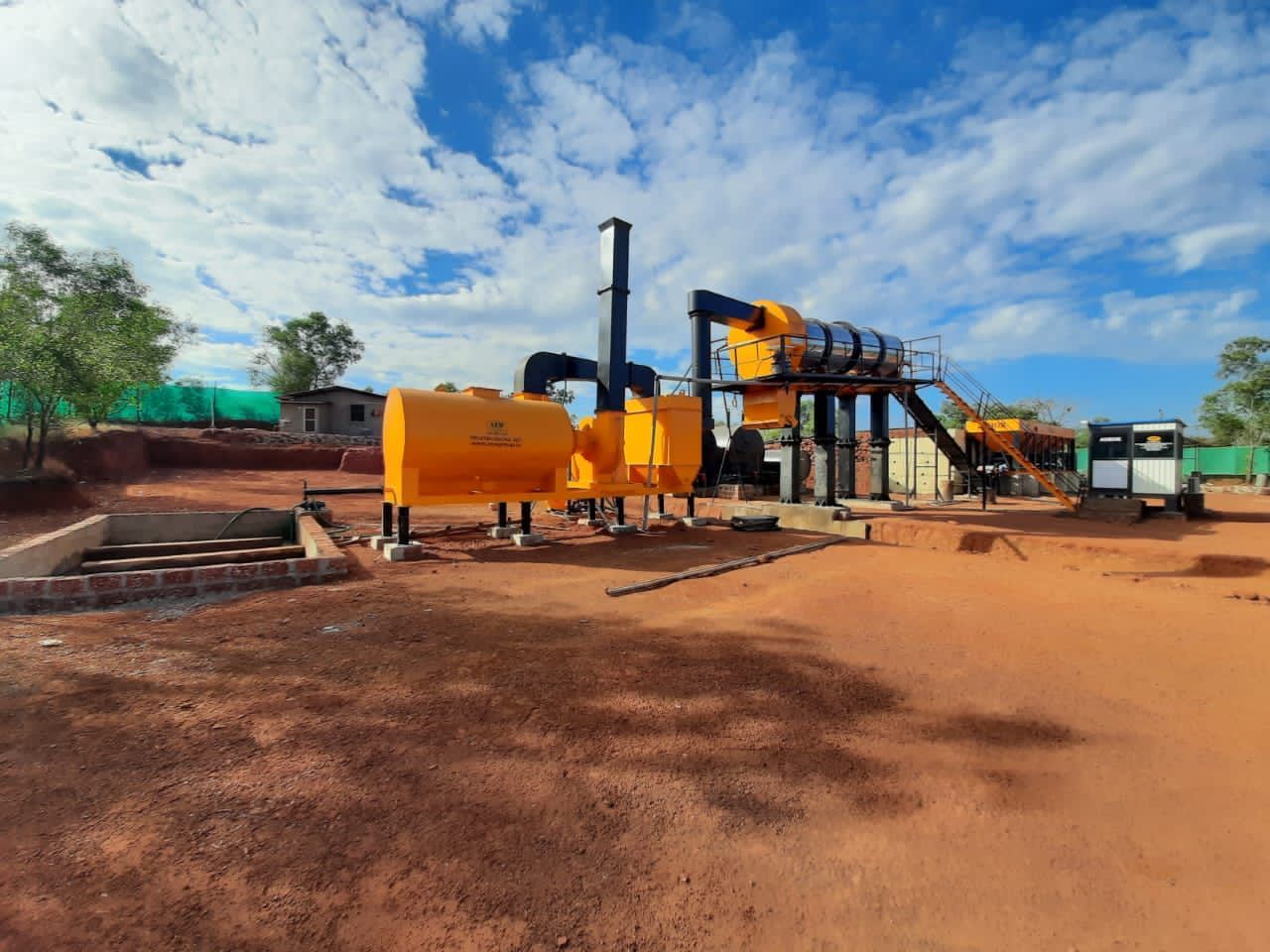 Asphalt Drum Mix Plant - Mild Steel 1000 Kg Weight | Automatic Operation Plc Control Yellow Finish Computerized System