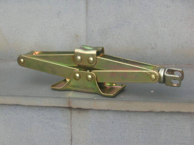 Ce400 Scissors Jack - Mild Steel, 300mm Height, Golden Finish | 1 Tonne Lifting Capacity, Single Piece Handle Assembly