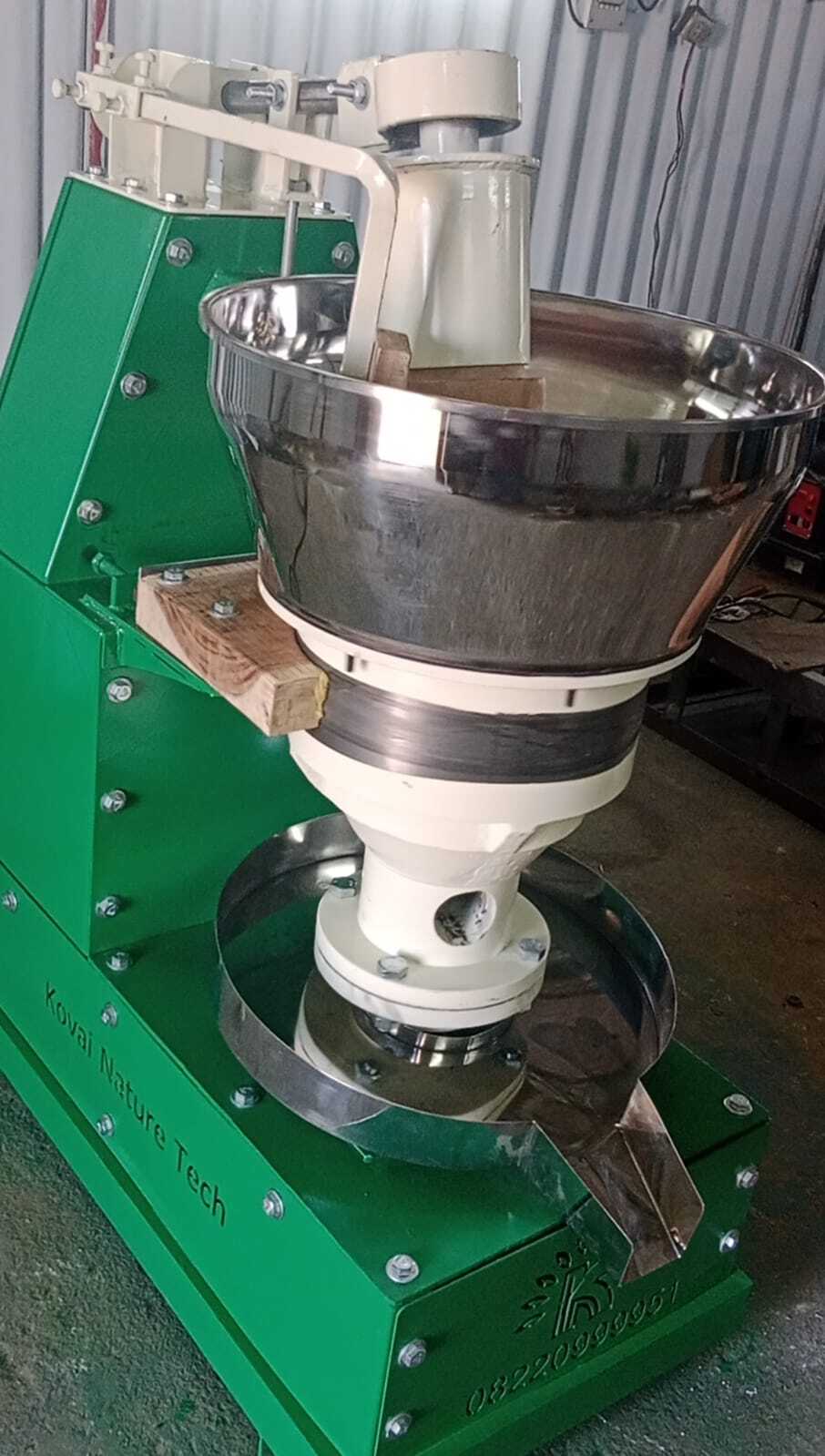 Stone Chekku Oil Extraction Machine - Automatic Grade: Automatic