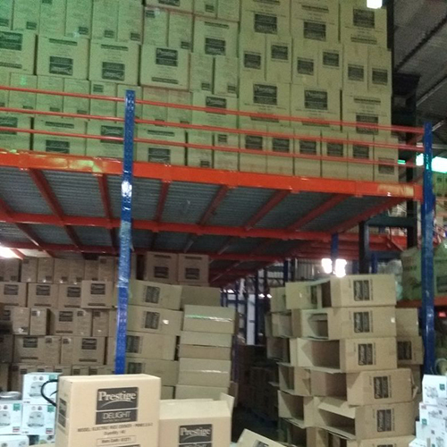 ब्लू एंड ऑरेंज इंडस्ट्रियल मेजेनाइन फ्लोर