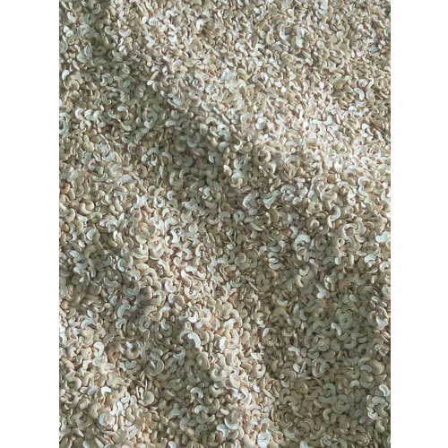 Split Cashew Nut - Raw, 2 Piece | Common Cultivation, Nil Moisture, Ideal for Garnishing and Culinary Creations
