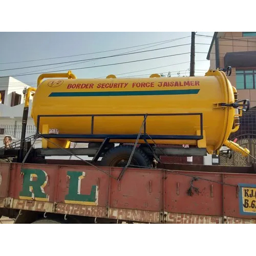 मोबाइल सीवर सक्शन मशीन की क्षमता: 3000 लीटर/दिन