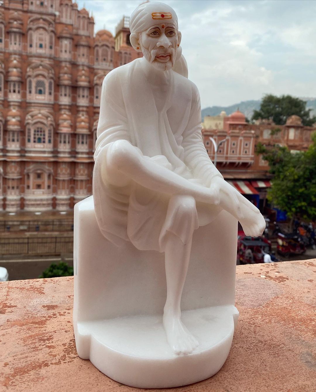 Marble Sai Baba Statue - Marble, 12 Inch, White Color | Customized Packaging, Craved & Polished Finish, Folk Art, Hinduism Theme, 5 Kg Weight, Ideal For Home & Outdoor Decoration