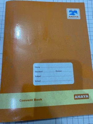 पेपर कॉन्वेंट नोटबुक
