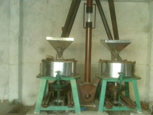 Commercial Chakki Capacity: 100Kg To 500Kg Kg/Hr