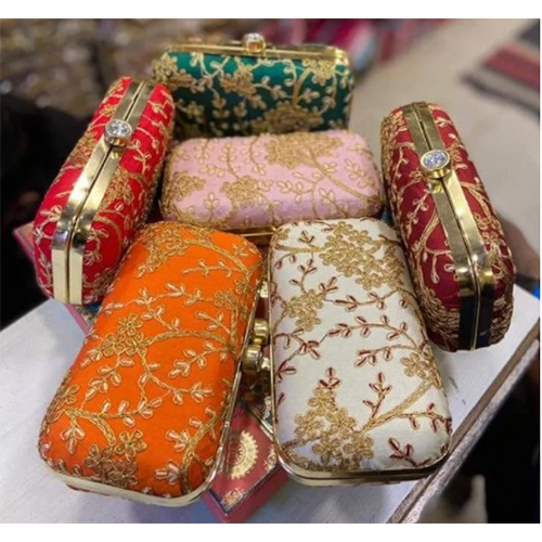 क्लच बैग 100 पीसी डिजाइन: आधुनिक