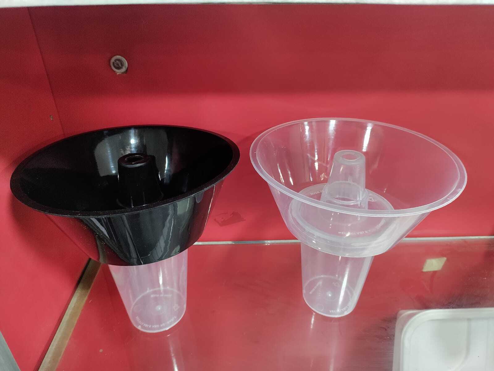 Freyo Tower Glass - Hard Plastic, 500 Ml Capacity, Black & Transparent Color | Round Shape, Leak Proof Lid For Snacks & Drinks Combo