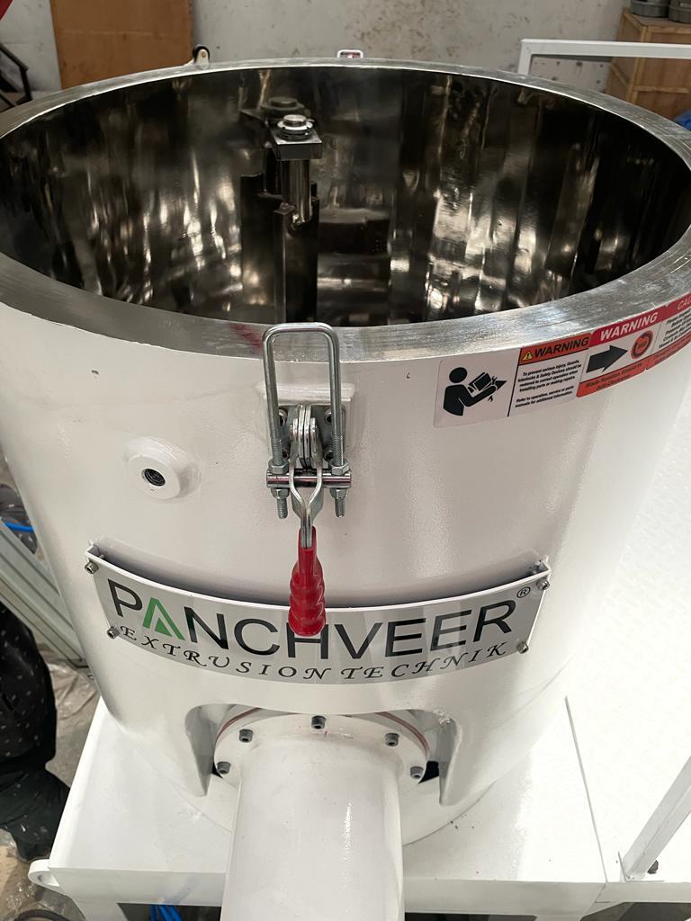 High Speed Heater Cooler Mixer Capacity: 300 - 350 Kg/hr