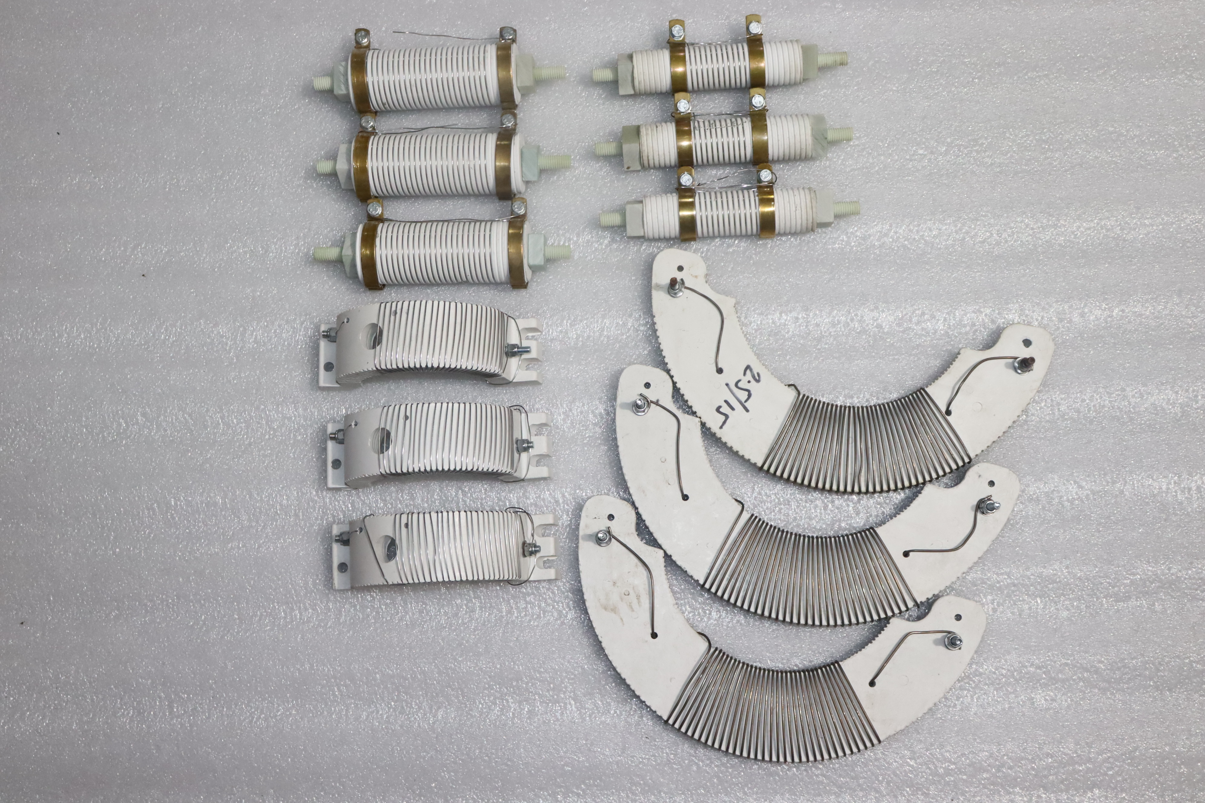 Transition Resistor Assembly - Frequency (Mhz): 50 Hertz (Hz)