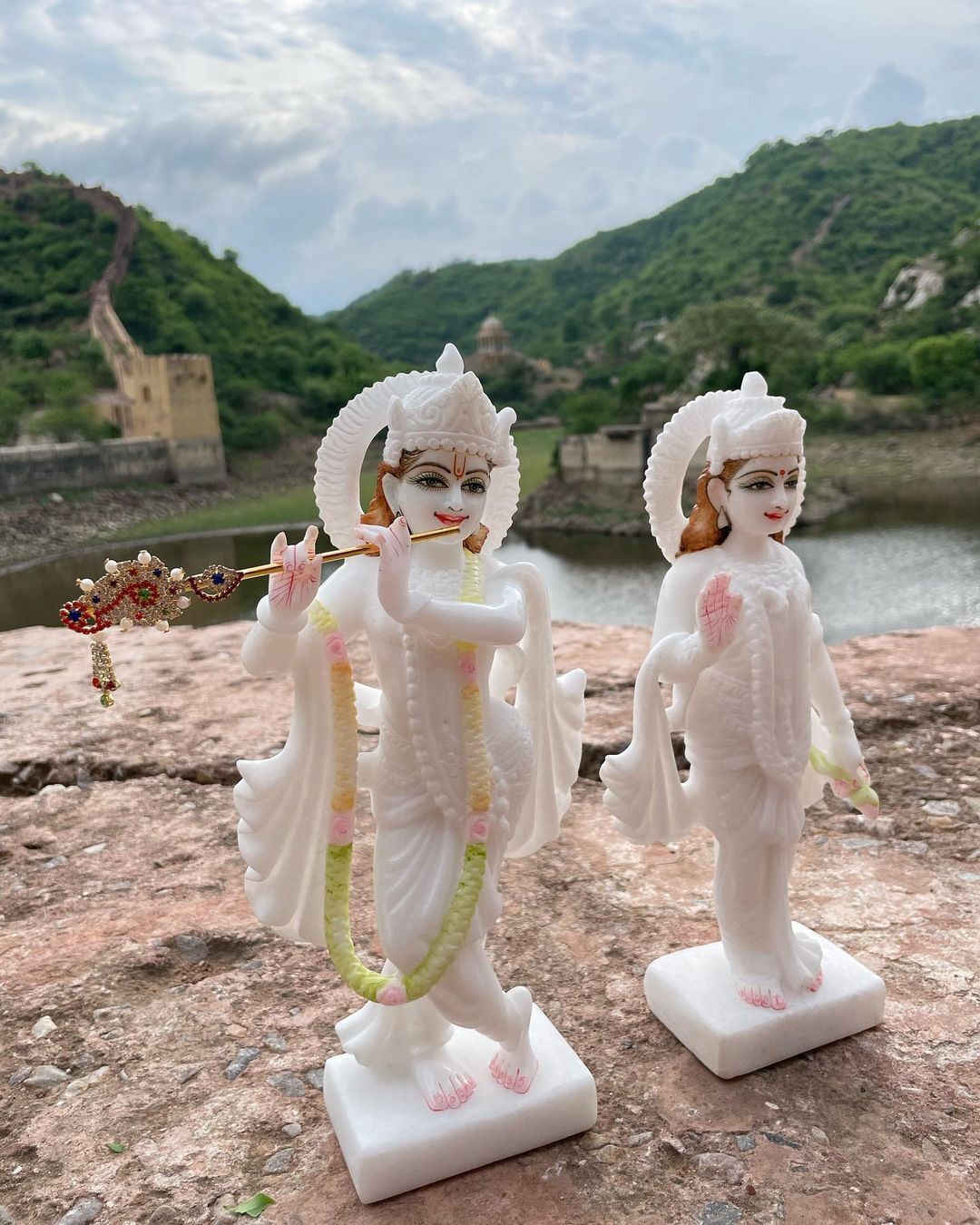 Radha Krishna Idol - Marble 12 Inch White Sculpture | Craved, Painted, Polished, Ideal For Outdoor Decoration And Religious Activities