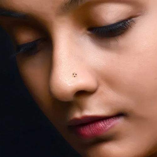 Pins Yellow Gold Munisha Diamond Nosepin