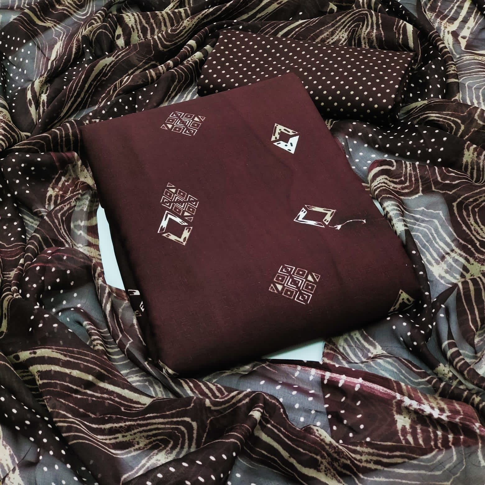 Linen Dress Material - Leon Print 2 Mtr Top, Leon Print 2.3 Mtr Bottom, Dani Printed Dupatta 2 Mts, Ideal For Contemporary Wear
