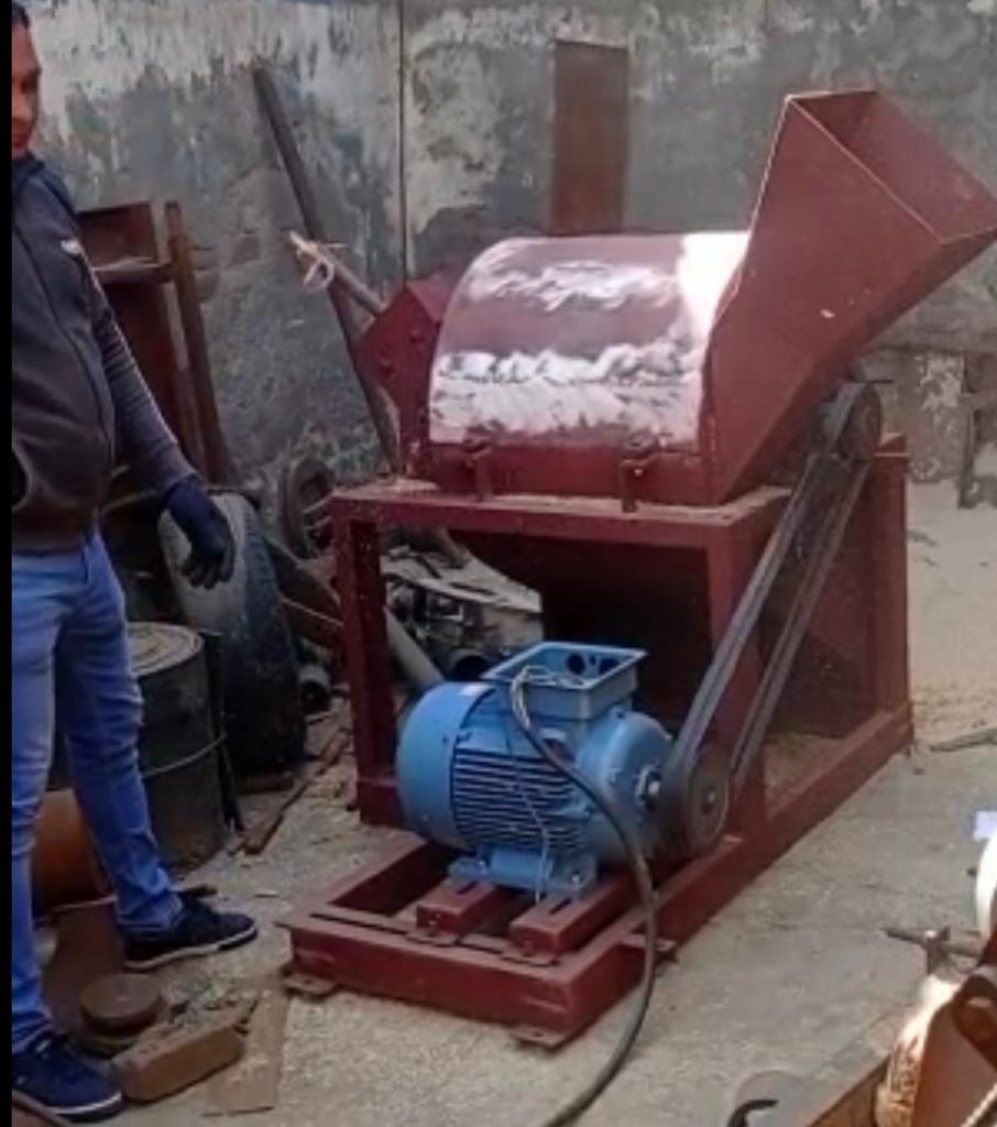 Wood Sawdust Making Machine