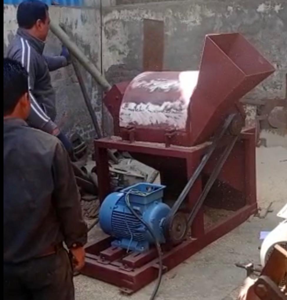 Wood Sawdust Making Machine