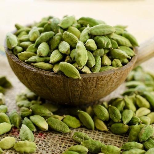 Natural Green Cardamom - Raw, Fresh Spice with Sweet Flavor and Rich Aroma , Ideal for Flavoring Dishes and Refreshing Beverages