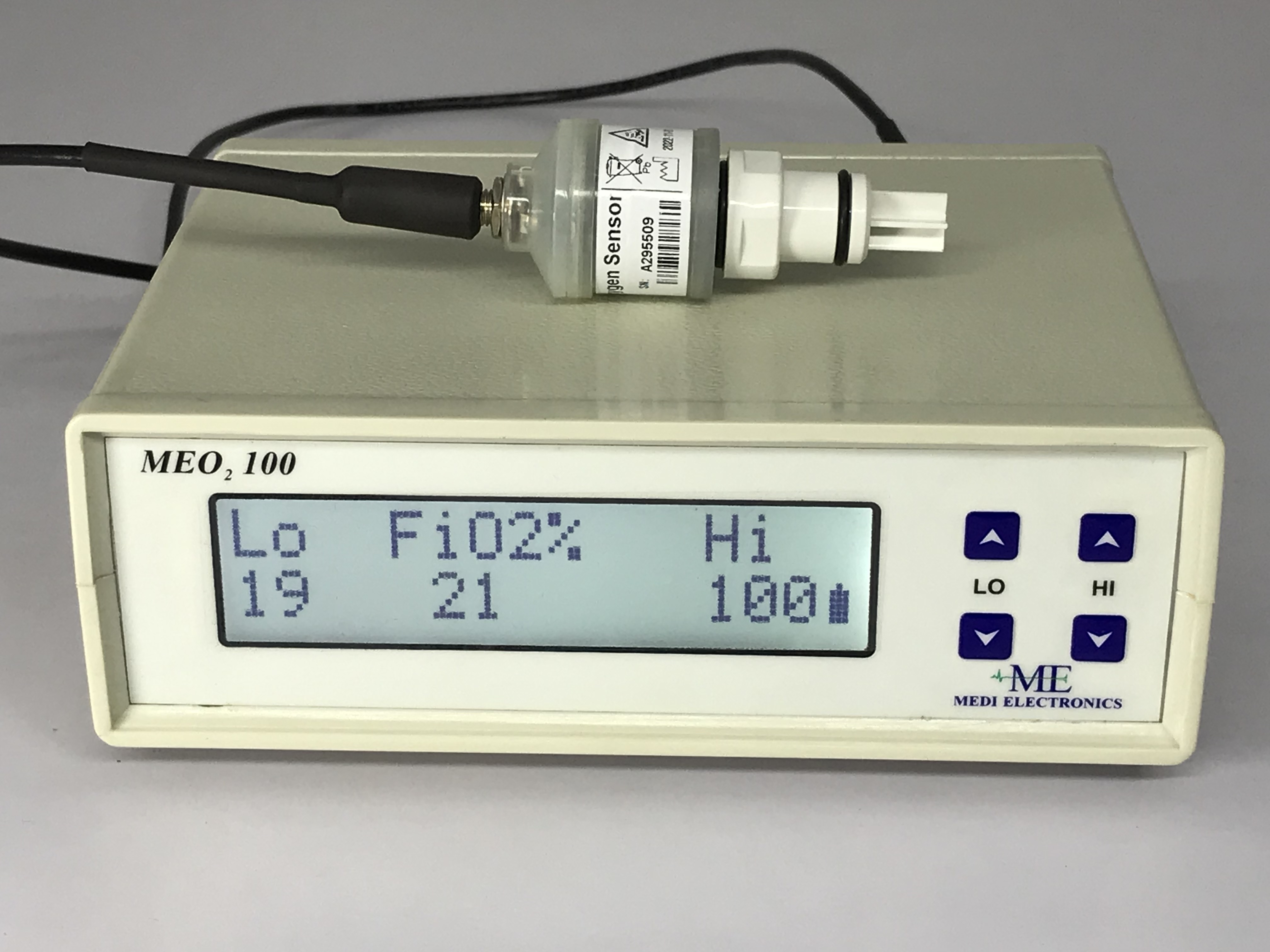 Oxygen Monitor - Fast Response, Auto Calibration, Mains Operated, 10 Hours Battery Backup, Large Lcd Display