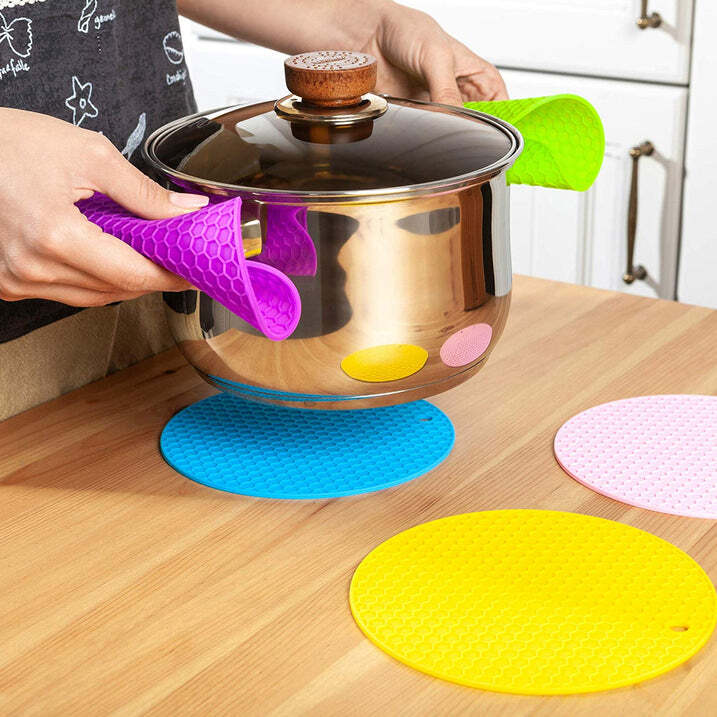 Silicone Hot Dish And Pot - Silicon Material, 16x16x1 Cm | Mix Color Design For Versatile Use In Kitchen And Dining