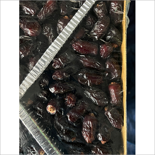 डार्क ब्राउन फ्रेश डेट्स