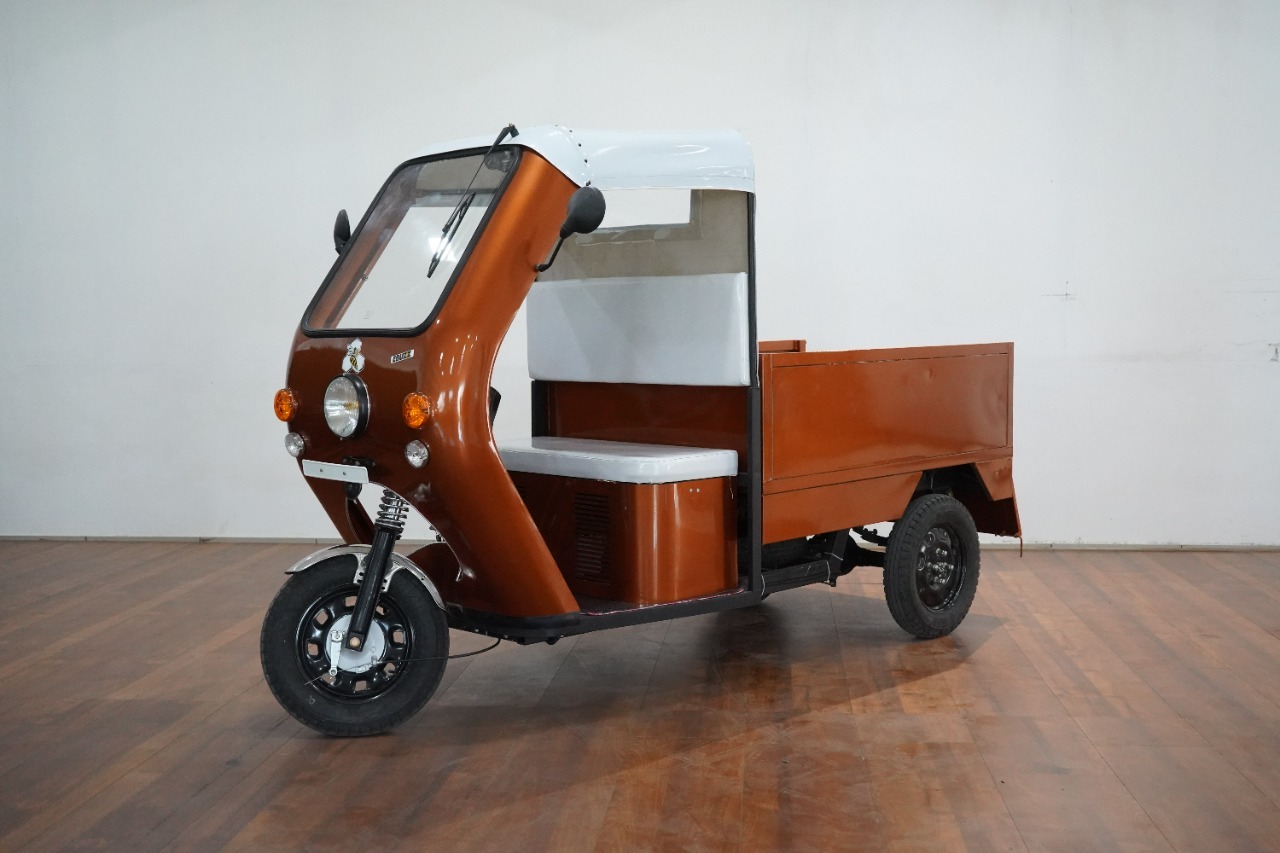 E Buzz Cargo (Loader) - L2000xw800xh1500 Mm, Brown | Lithium-ion, 1 Kw Motor, 250 Kg Load Capacity, 80 Km Range, Eco-friendly, Maintenance Free, Long Life, Great Mileage