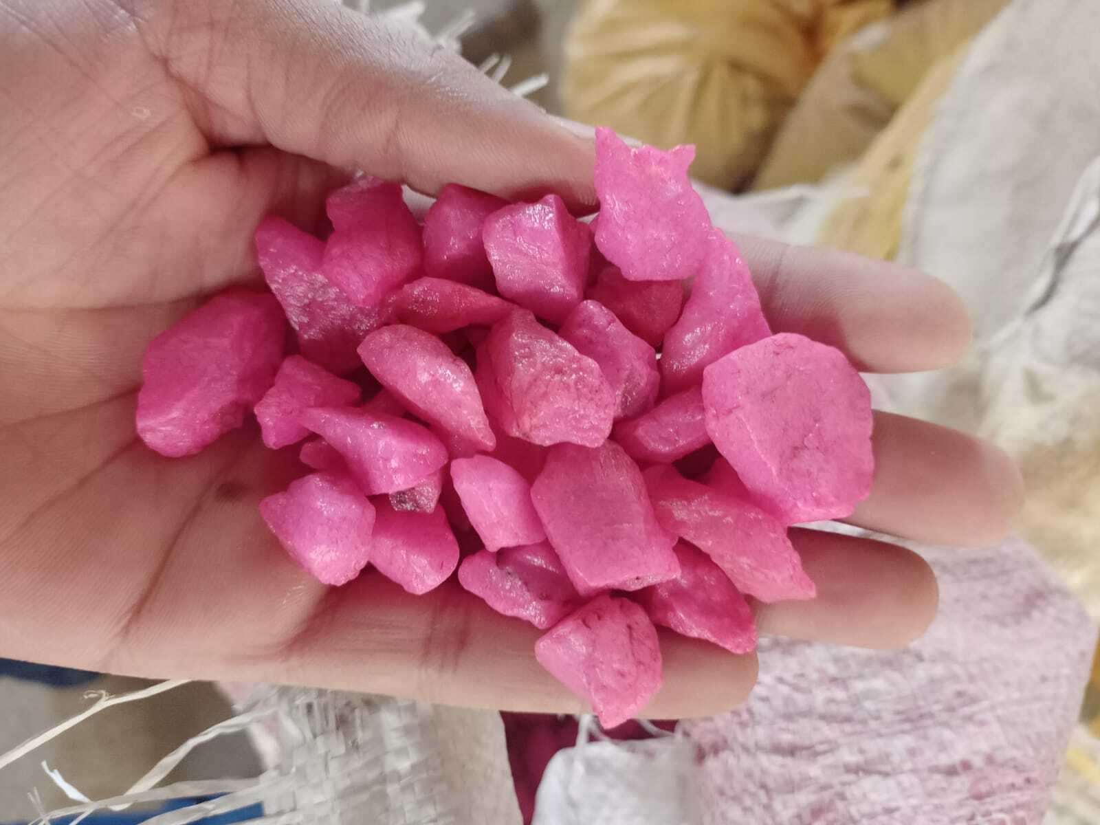 Aquarium Tank Decoration For Color Coated Water Proof Quartz Red Chips And Aggregate - Artificial Stone Type: Crystallized Glass Stone