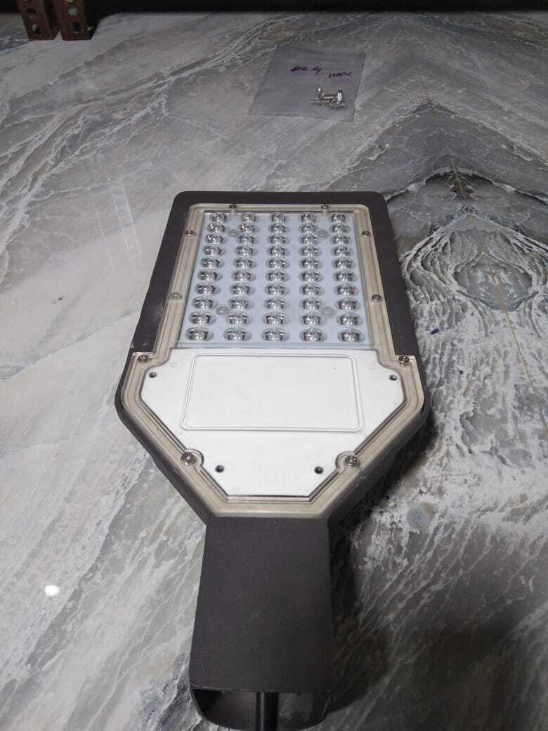 72 Watt Lens Model Street Light