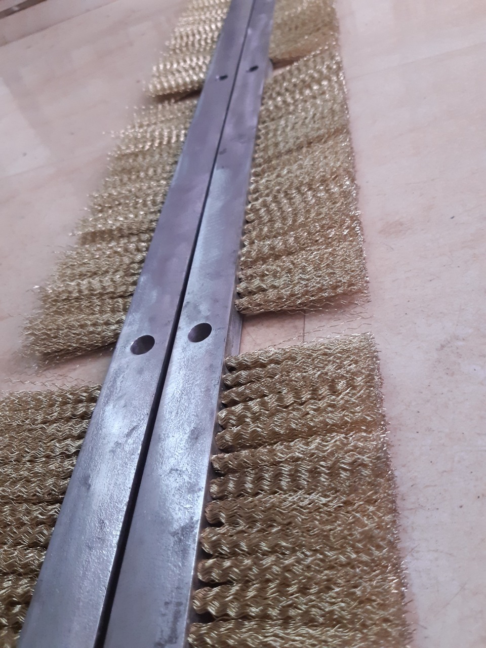 Strip Brush - Stainless Wire, 50 Mm Diameter X 1.5 Inch Length | Round Shape, High Fatigue, Non-magnetic, For Chain Trolley Cleaning