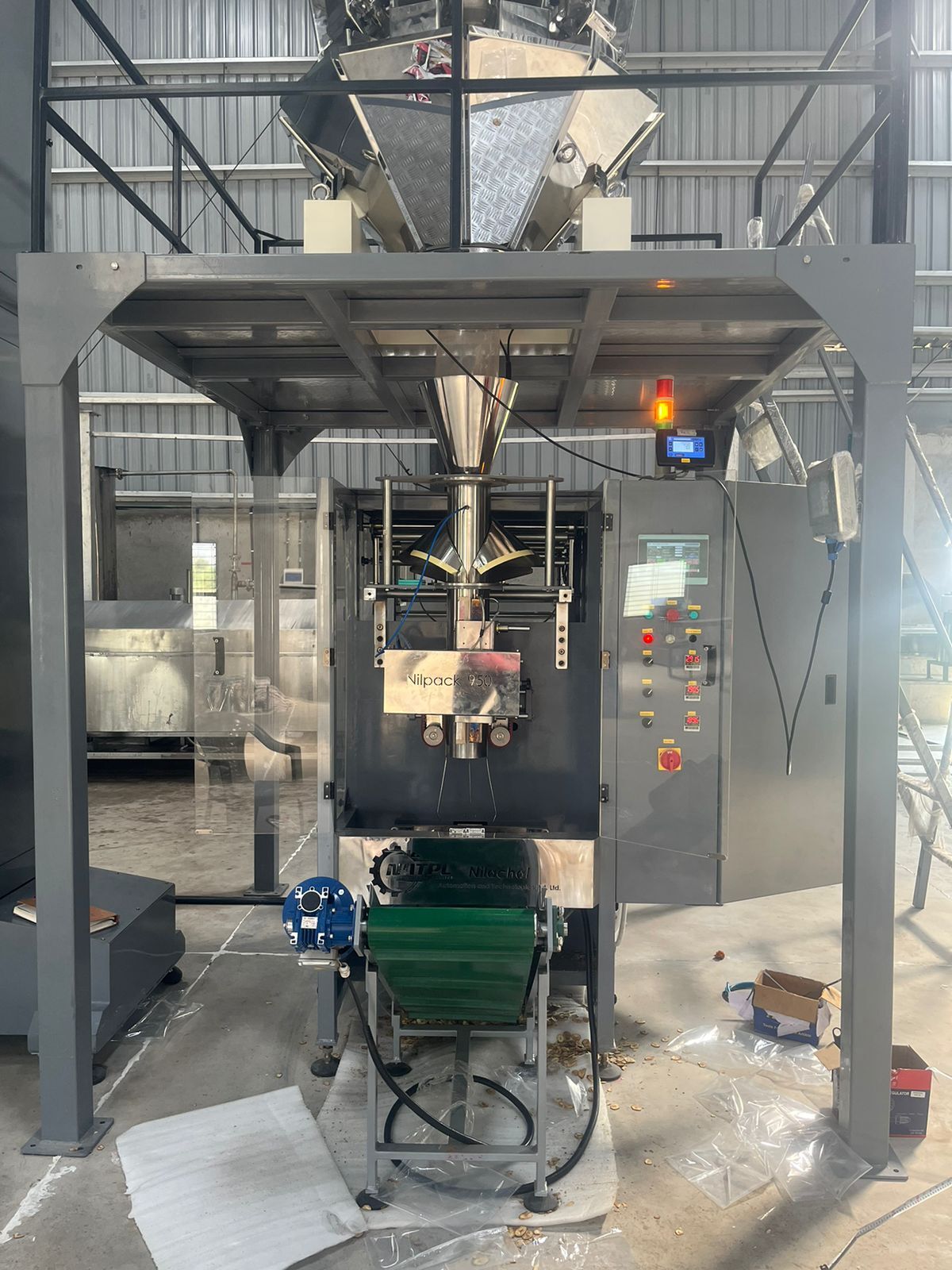 Semi-automatic Granules Pouch Packaging Machine