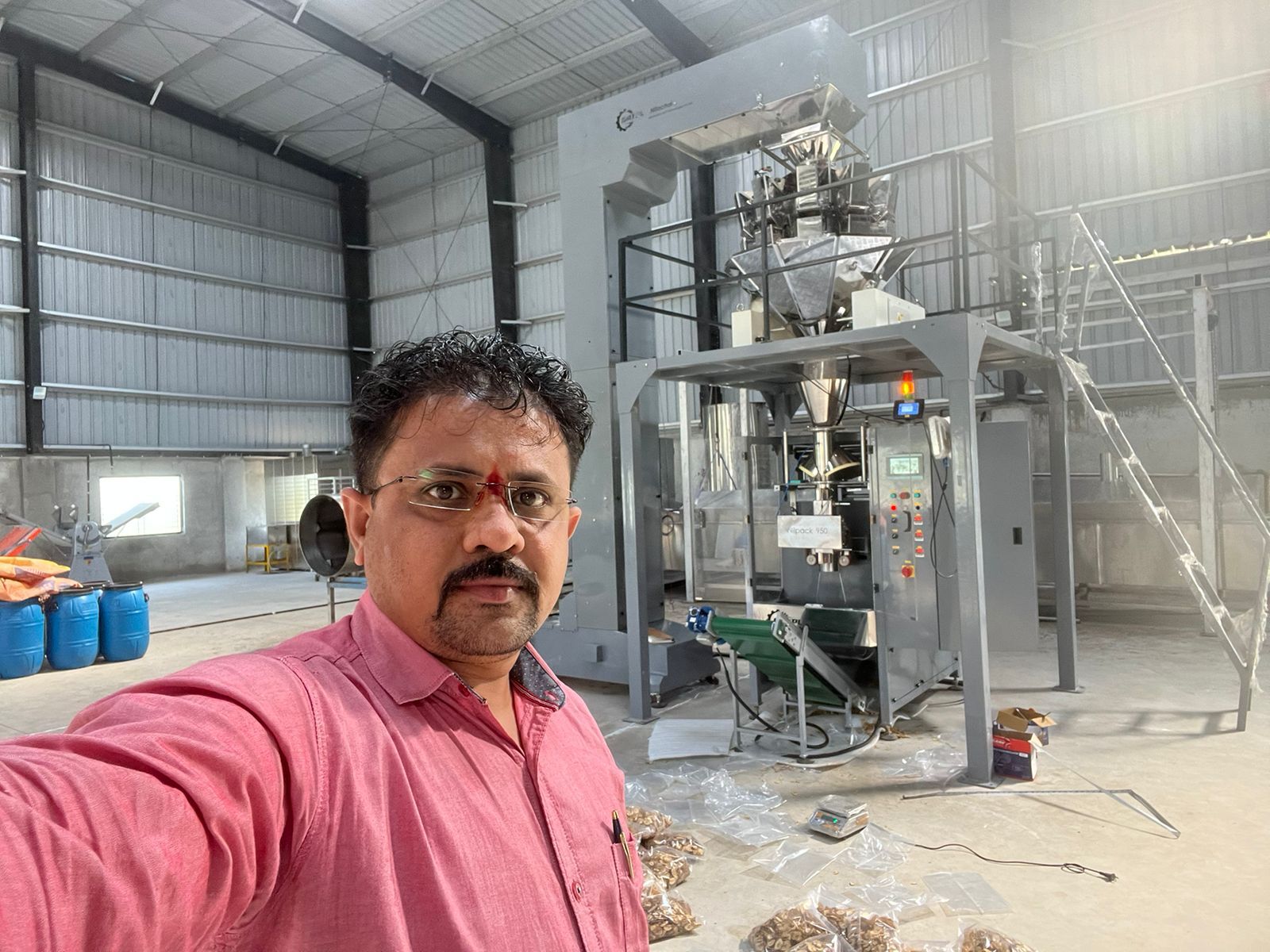 Semi-automatic Granules Pouch Packaging Machine