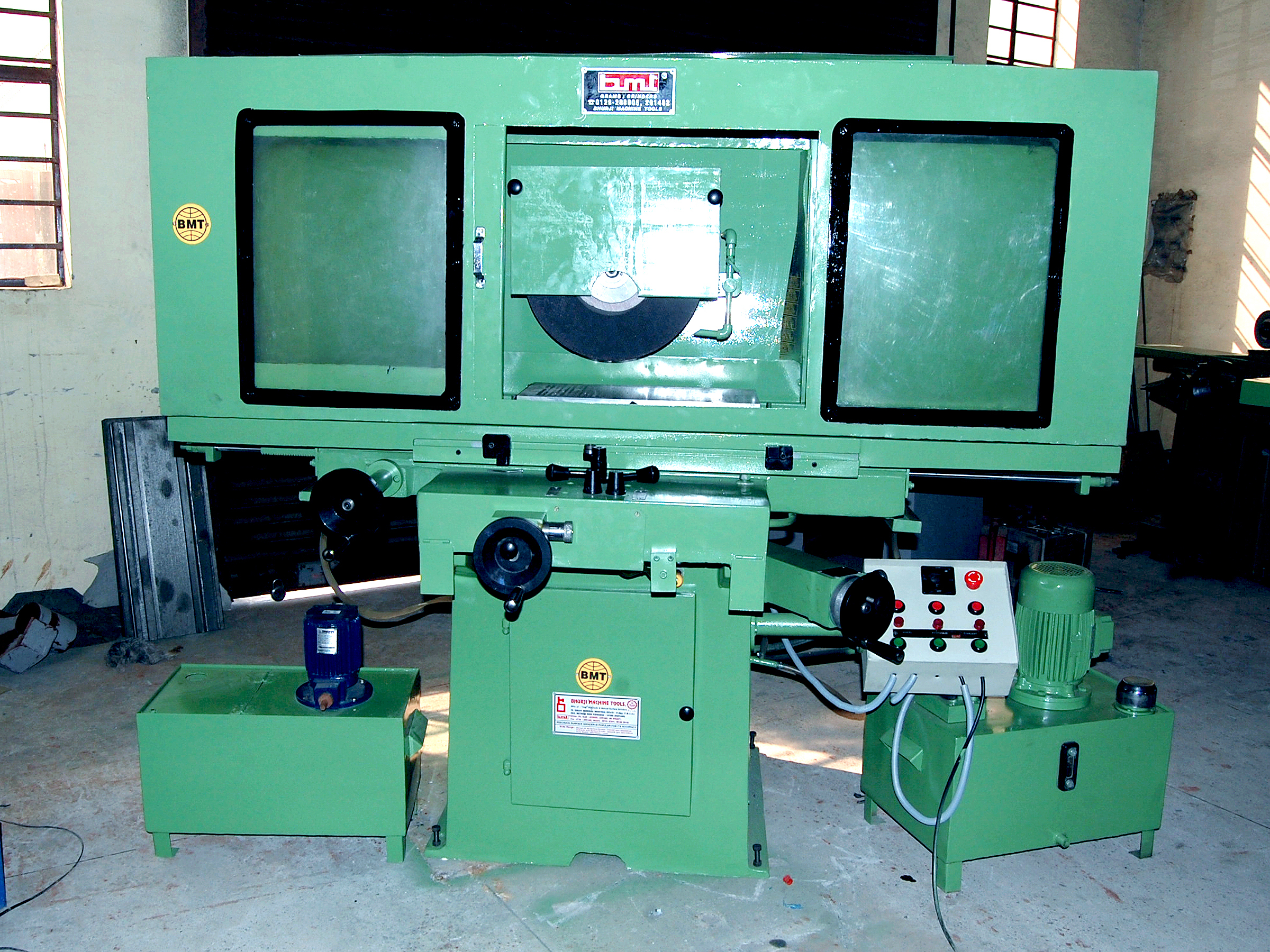 Core Cutting Surface Grinder - Capacity: 40 Liter/day