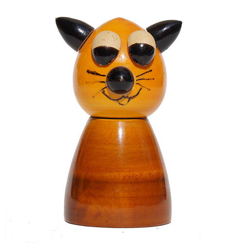 ब्राउन हैंड पेंटेड वुडन शार्पनर