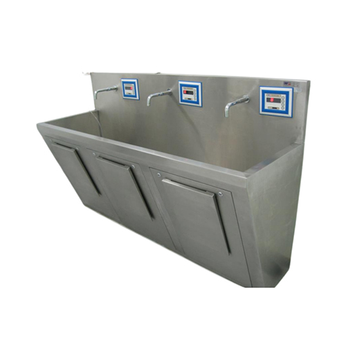 Ss Scrub 3 Way Sink Design: One Piece