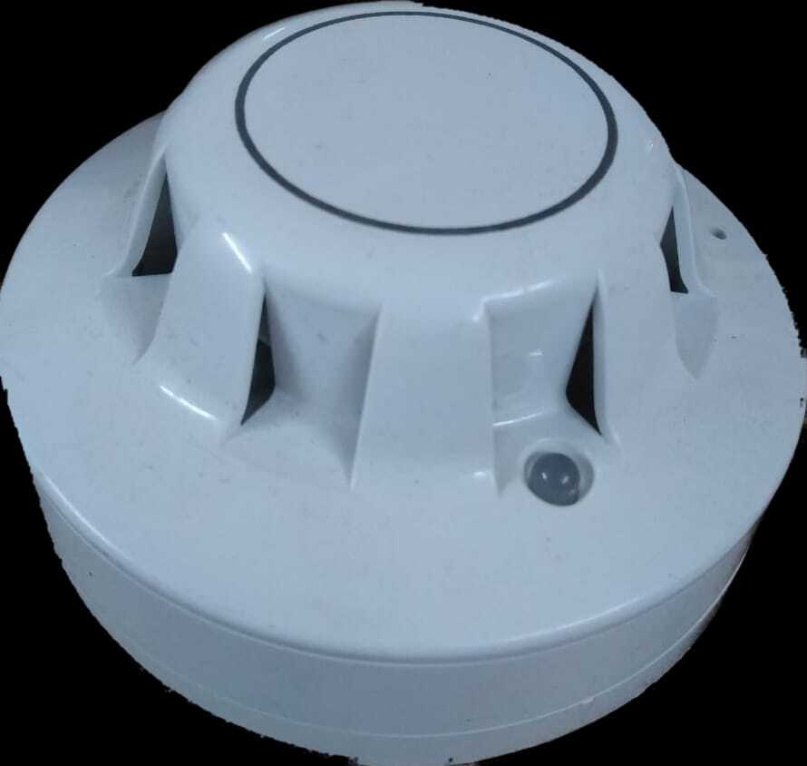 Optical Smoke Detector - Plastic, 100mm Diameter, 9-33 Vdc, 10ma | Early Fire Detection, Reliable Sensing, Easy Installation, Long Lifespan