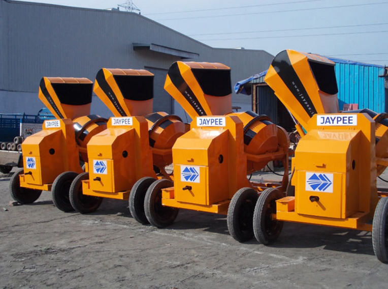 Yellow Jaypee Concrete Mixer