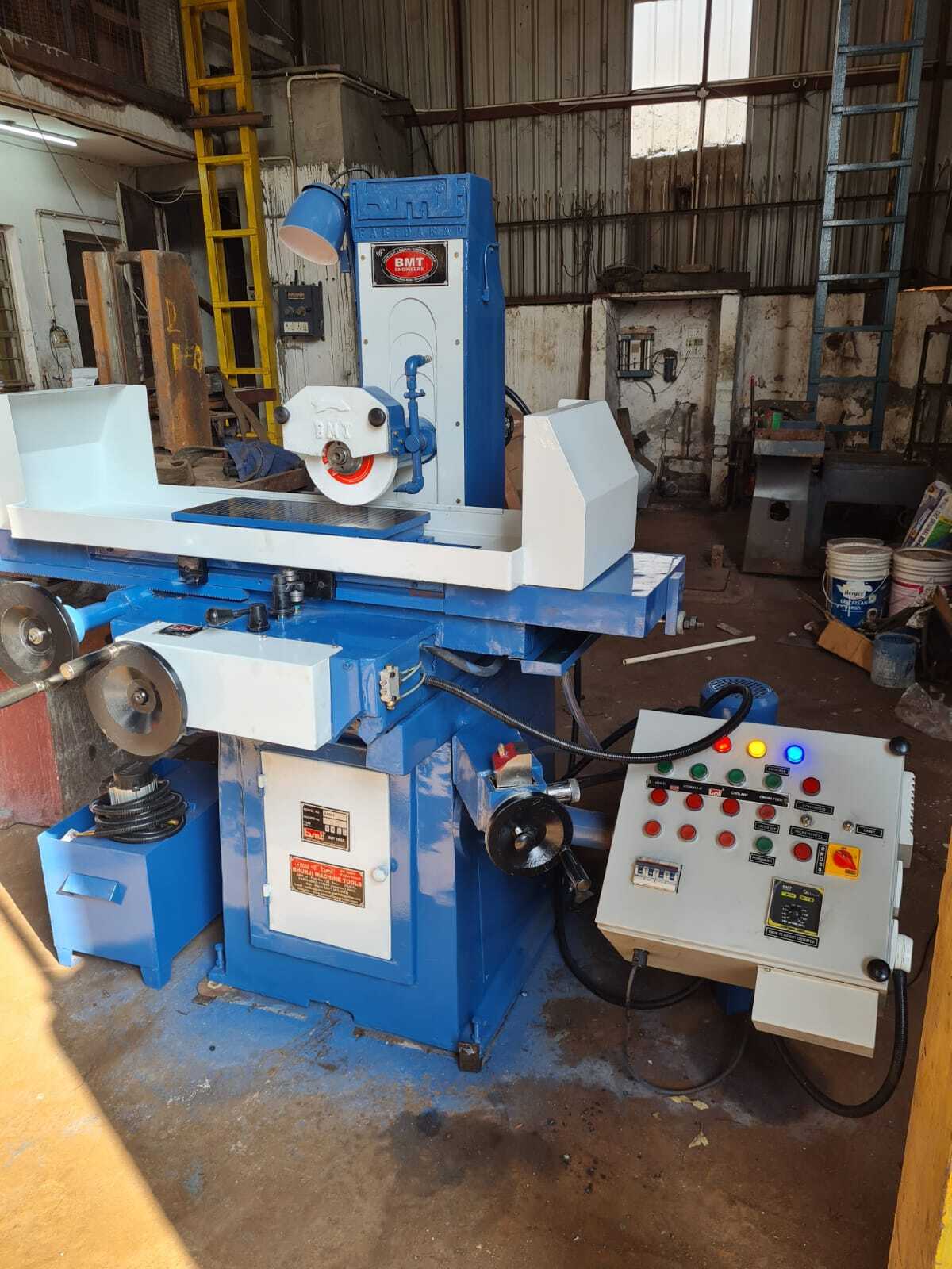 Bmt Horizontal Surface Grinder - 600x300mm Working Surface, Green Color | 3 Phase 1.5 Hp Motor, 75l Hydraulic Tank Capacity, 2800 Rpm Wheel Speed