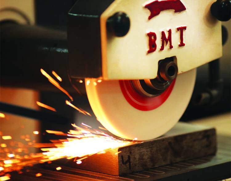 Precision Surface Grinders - Capacity: 500 Kg/day
