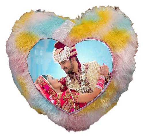 रेनबो फ़र कुशन