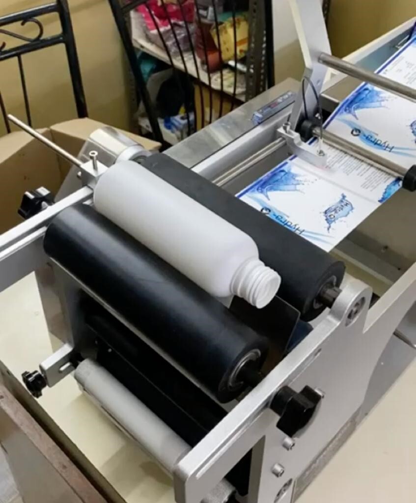 Semi Automatic Round Bottle Labelling Machine Application: Industrial