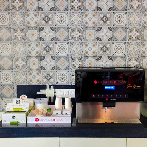 स्वचालित ताजा दूध की चाय और कॉफी वेंडिंग मशीन