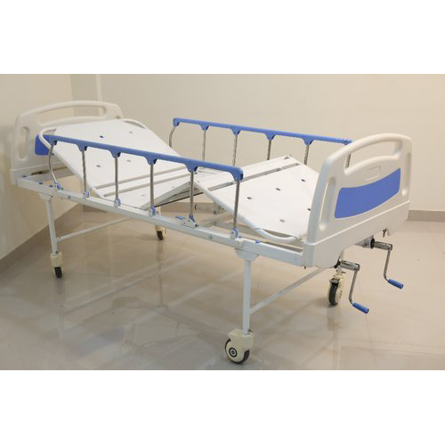 प्लास्टिक 206x90x60cms साइड रेलिंग के साथ डीलक्स फाउलर बेड