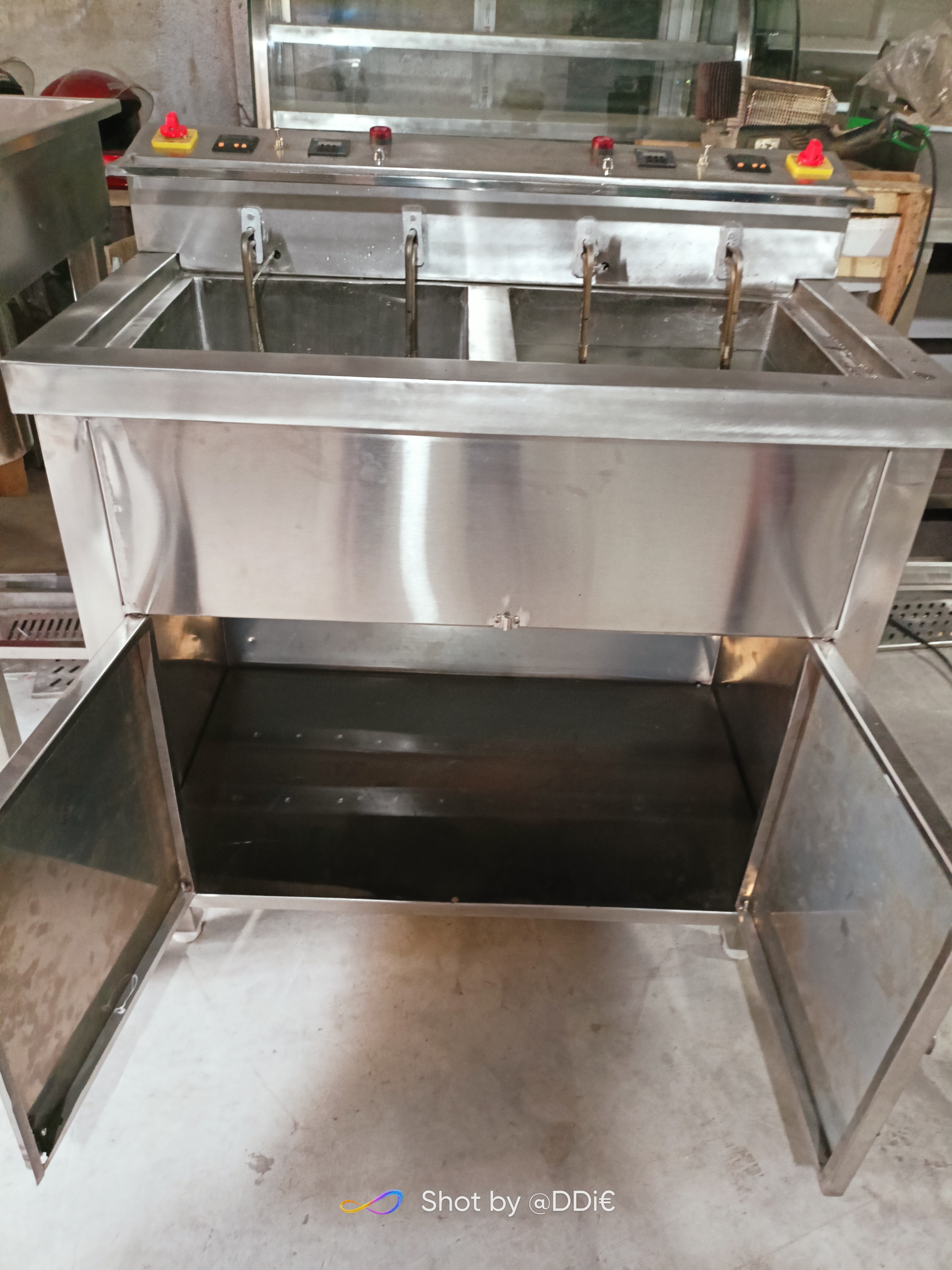 Double Deep Fat Fryer 20 Litre Energy Source: Electric