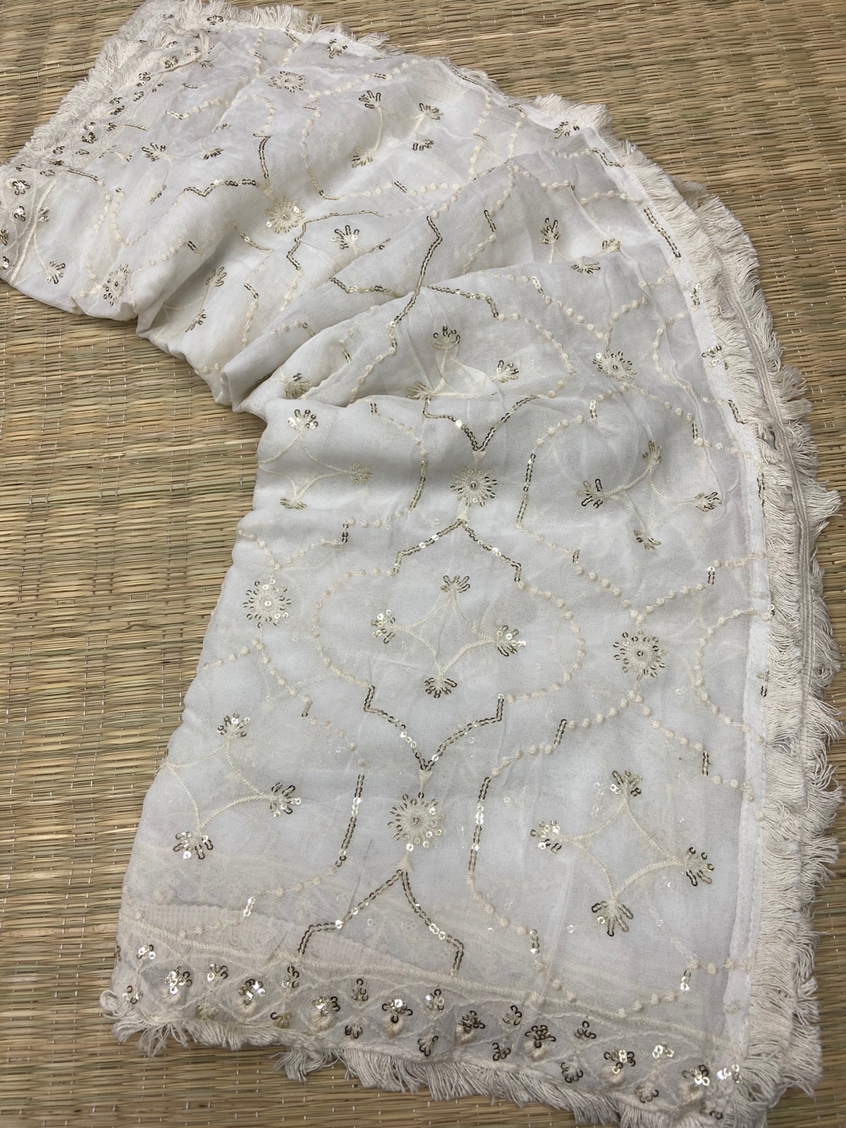 Dydable Duptta - Fabric Pure Viscose, 24 Inch Width, 2.50 Mtr Height | Embroidery & Sequins Work, Lace Broder, Thread Dydable