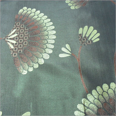 चेनिल पर्दा