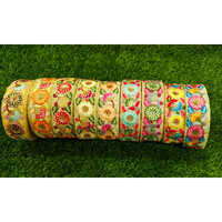 मल्टीकलर साड़ी एम्ब्रॉयडरी सूट लेस