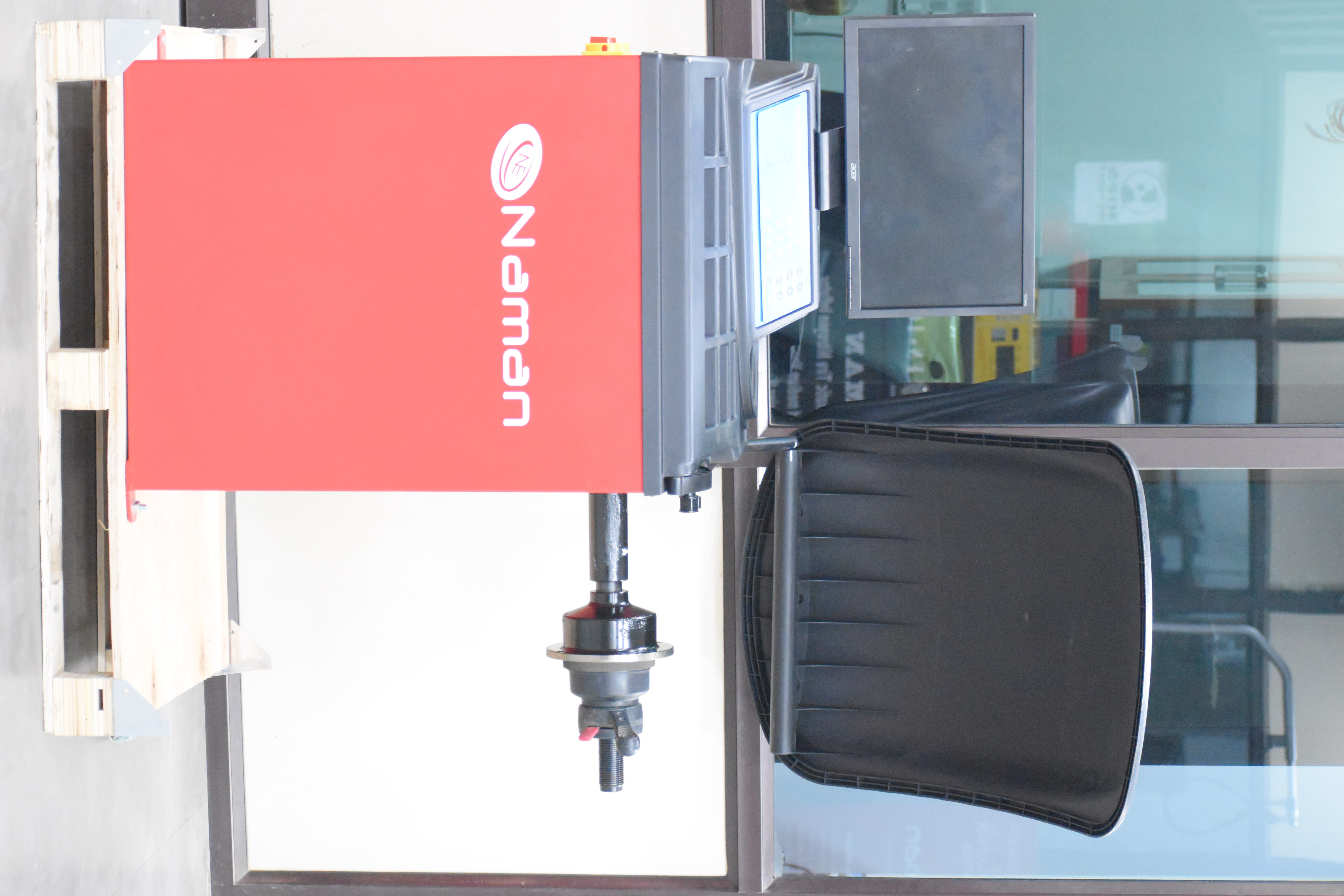 Digital Wheel Balancer - Motor Power: 220 V