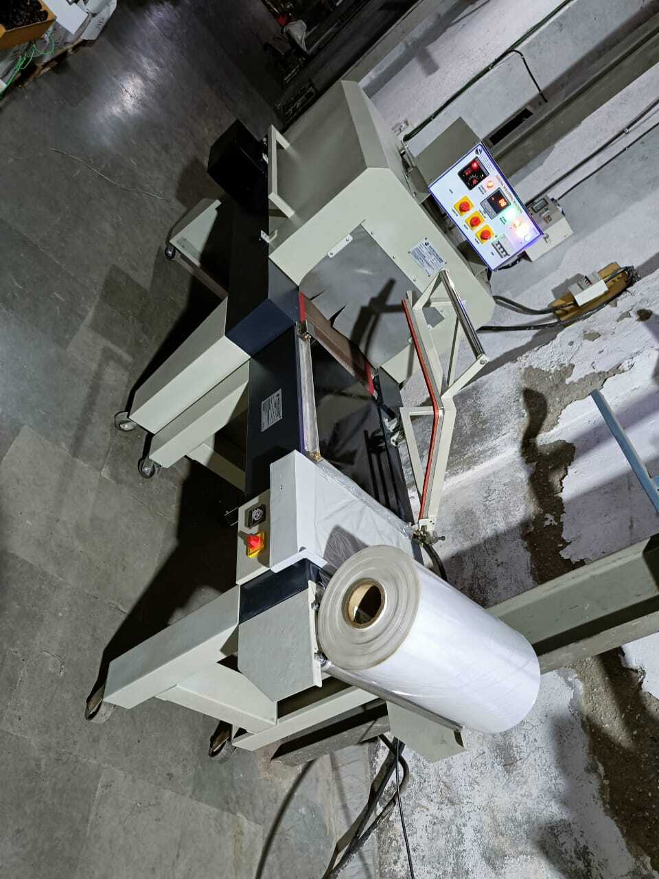 L Sealer With Shrink Wrapping Machine -Heavy Duty Accuracy: High %