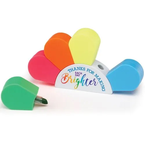 गुलाबी प्लास्टिक इंद्रधनुष हाइलाइटर