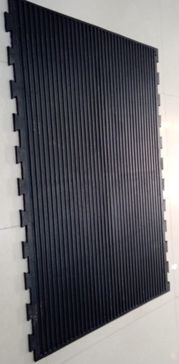 Black Interlocking Cow Mat